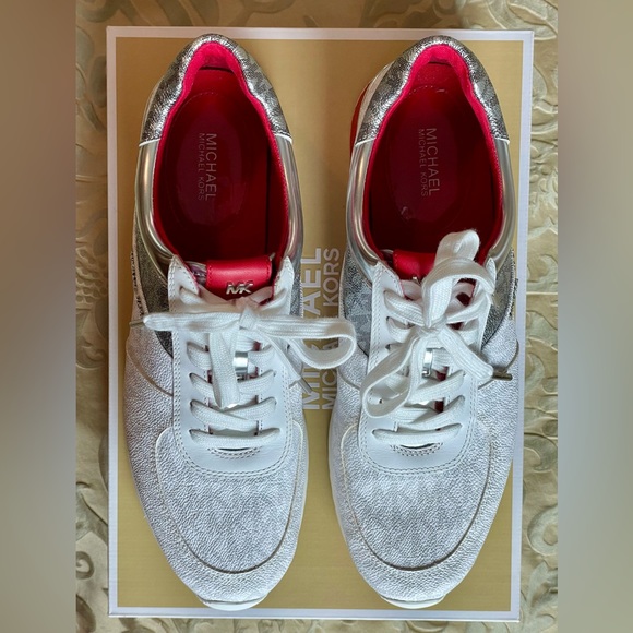 NEW! ♥️ MICHAEL KORS Sneakers!!! - Picture 6 of 14